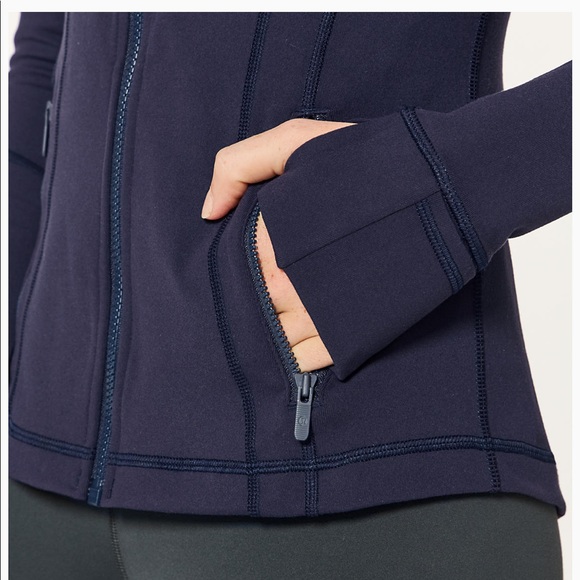 SOLD BNWT Lululemon Define Jacket in Navy - Picture 4 of 7